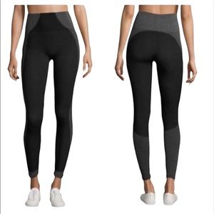 SPANX curved lines leggins.